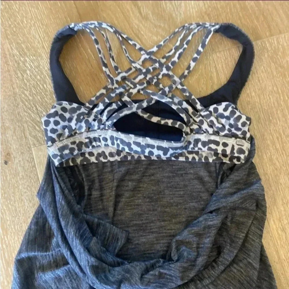 Lululemon Wild Tank Top Cheetah Print Criss Cross Back Size 4 Gray heathered - Picture 3 of 7